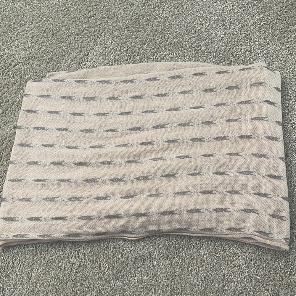 Cute scarf!